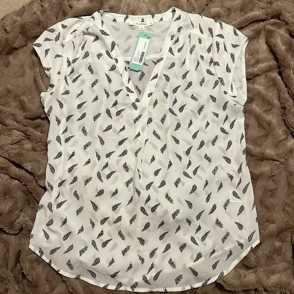 Fun 2 Fun White and Black Blouse - Picture 9 of 9